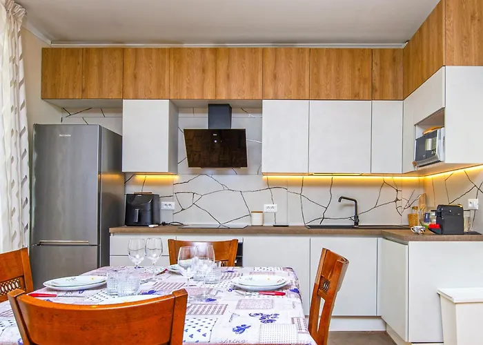 Menton, 3 Pieces, Climatisation *