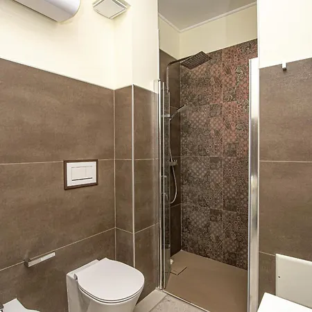 Appartement Menton, 3 Pièces, Climatisation *