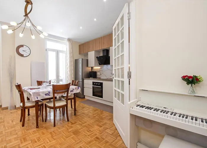 Menton, 3 Pieces, Climatisation * מנטון